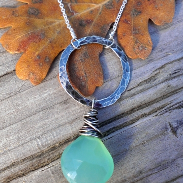As Seen on The Vampire Diaries - Wonky Wrapped Necklace - Green Chalcedony As Seen on The Vampire Diaries - Wonky Wrapped Necklace - Green Chalcedony