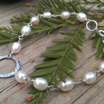 Hammered Circle Focal & White Pearl Link Bracelet - Oxidized, Polished Hammered Circle Focal & White Pearl Link Bracelet - Oxidized, Polished